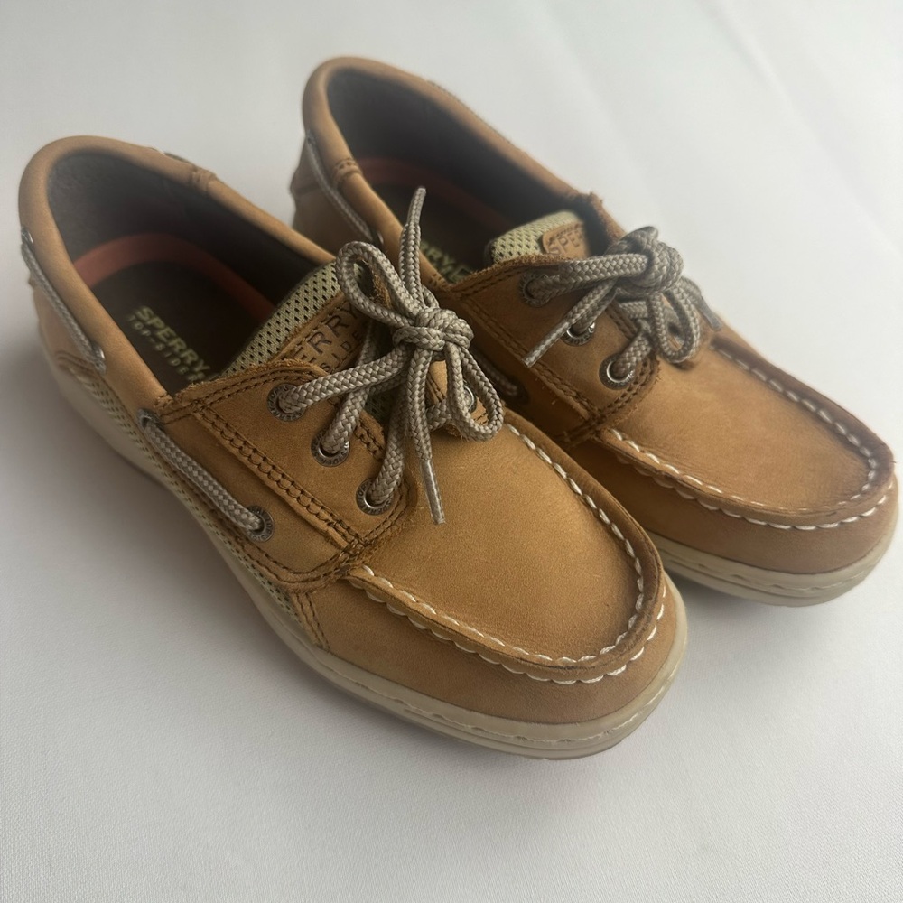 Billfish boys size 1M sperry topsider